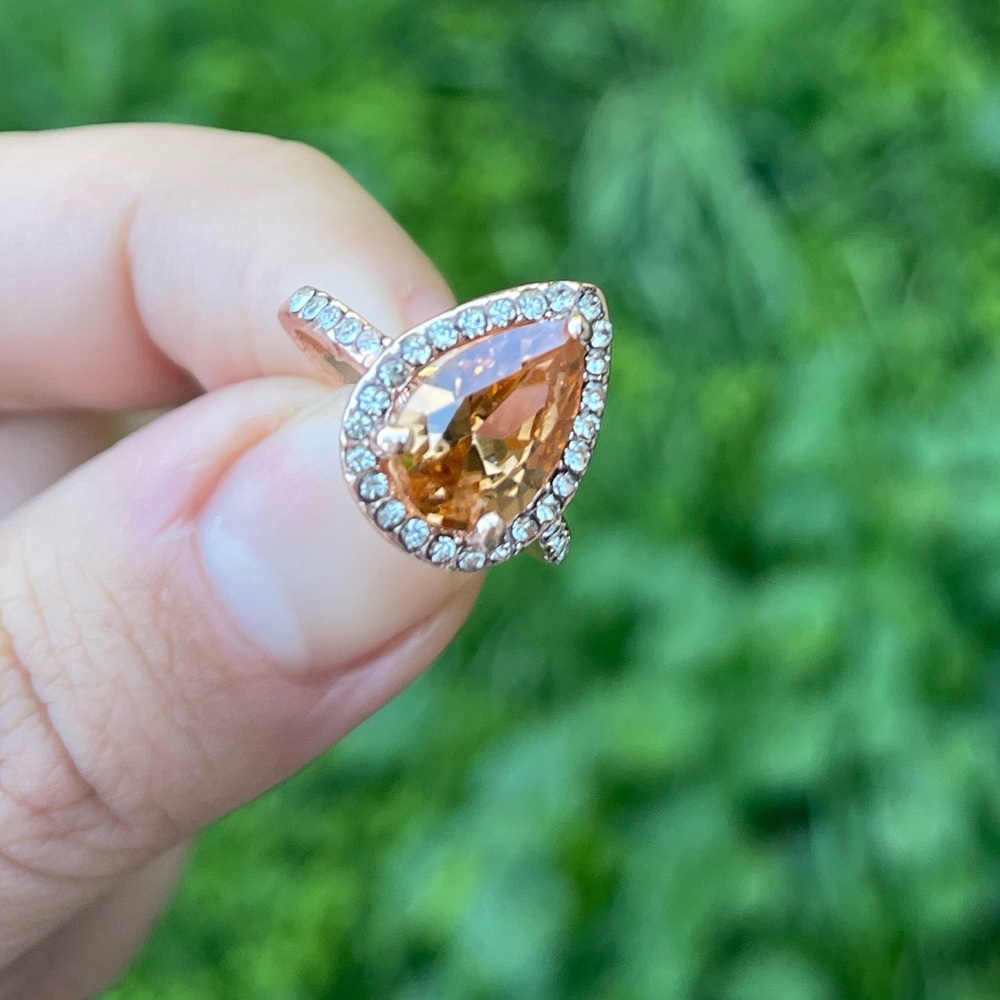 Beautiful Tear Drop Rose Gold Ring - Picture 8 of 8